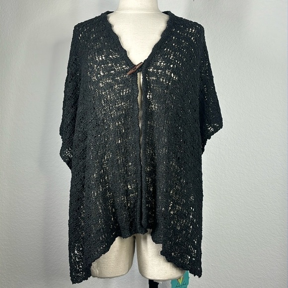 Hands to Hearts black Shanghai vest channel weave knit flowy  NWT - Picture 1 of 9